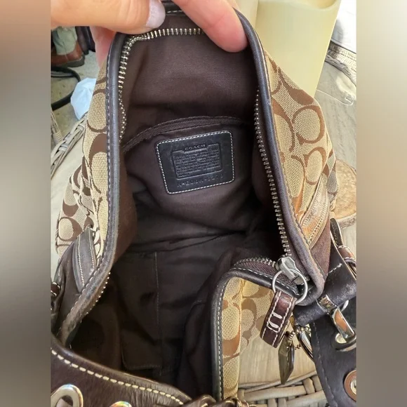 Coach~Signature Women's C Hobo Bag w adjustable Braided shoulder strap! - Picture 3 of 5